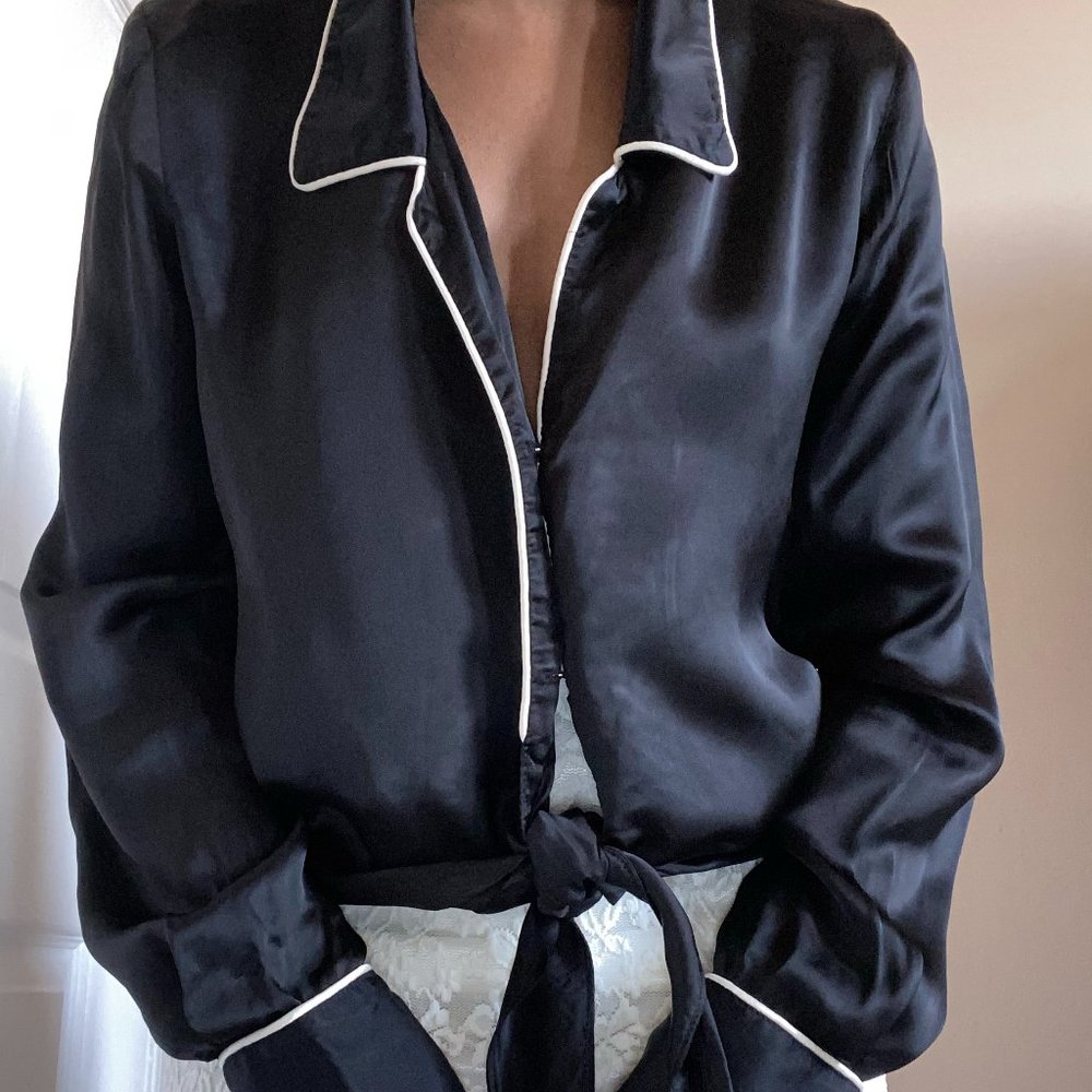 Black Aritzia Wrap Top with White Piping